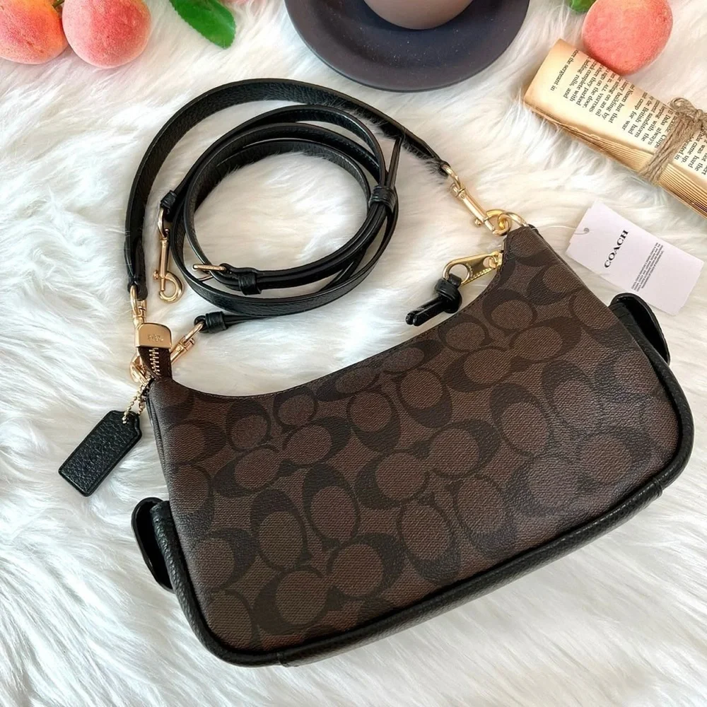 Coach Shoulder Bag Crossbody Signature Purce